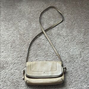 Kate Spade Mansfield Mariana leather crossbody bag in beige pebbled leather